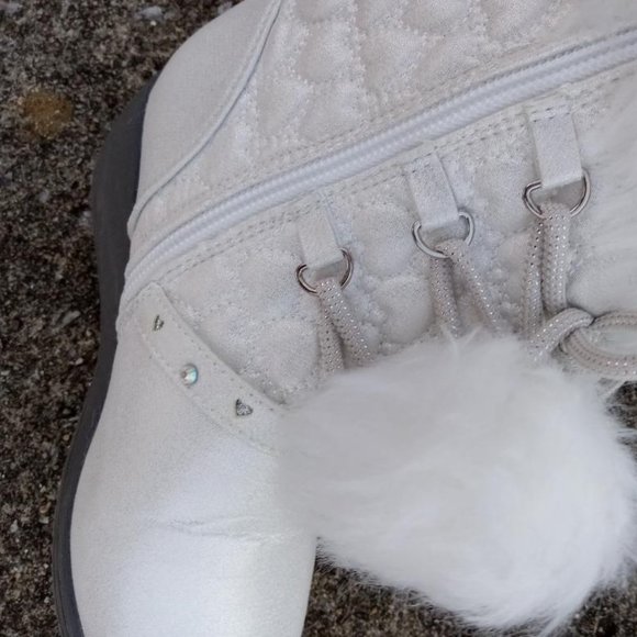 Roebuck & Co white fur boots toddler girl size 12M - Picture 4 of 9